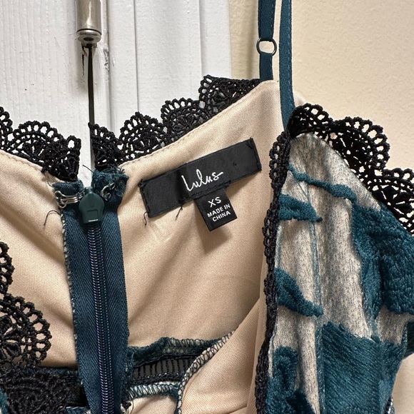 Lulu’s Lace Dress. Worn Once. - Picture 4 of 5